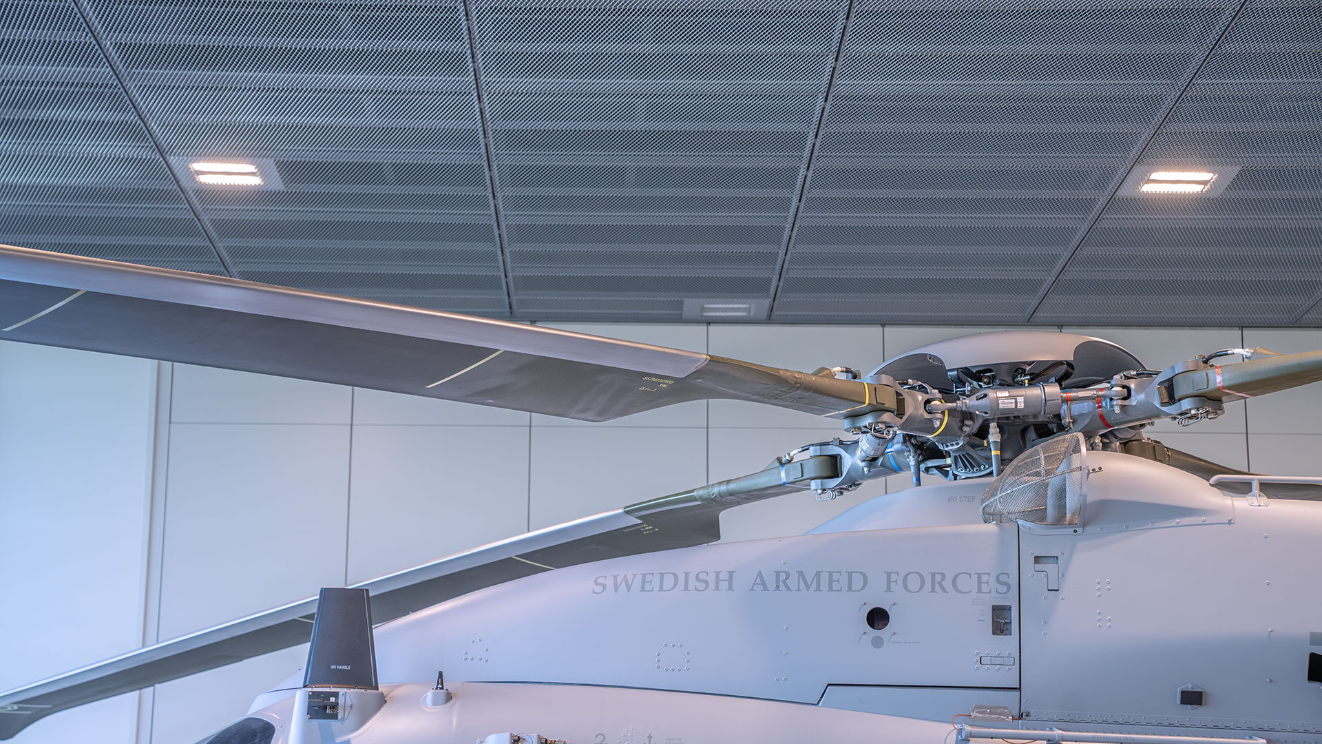 Försvarsmakten har 18 helikoptrar av modellen, varav samtliga nu är i den slutgiltiga versionen.