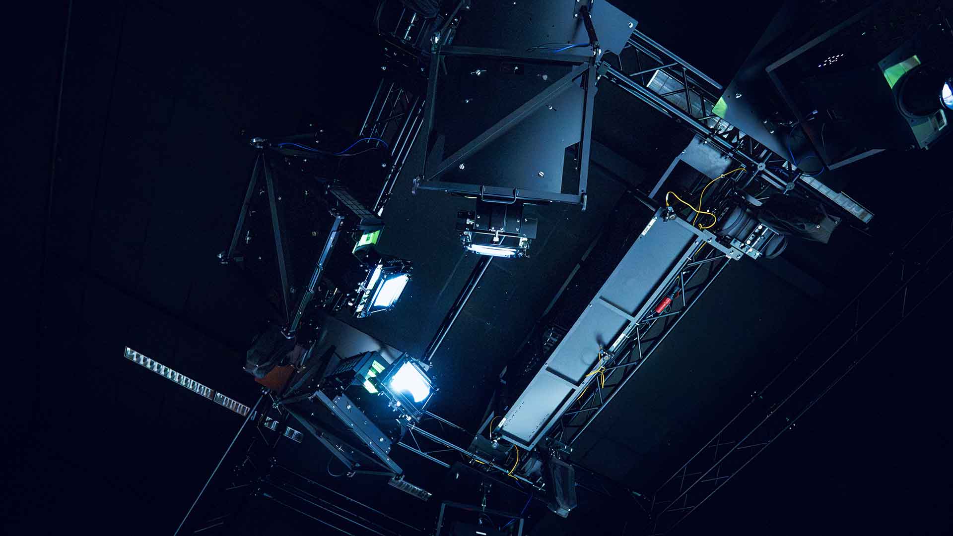 Modernare projektorteknik och en ny NVG-kanal (Night Vision Goggles) för simulerade nattscenarier.