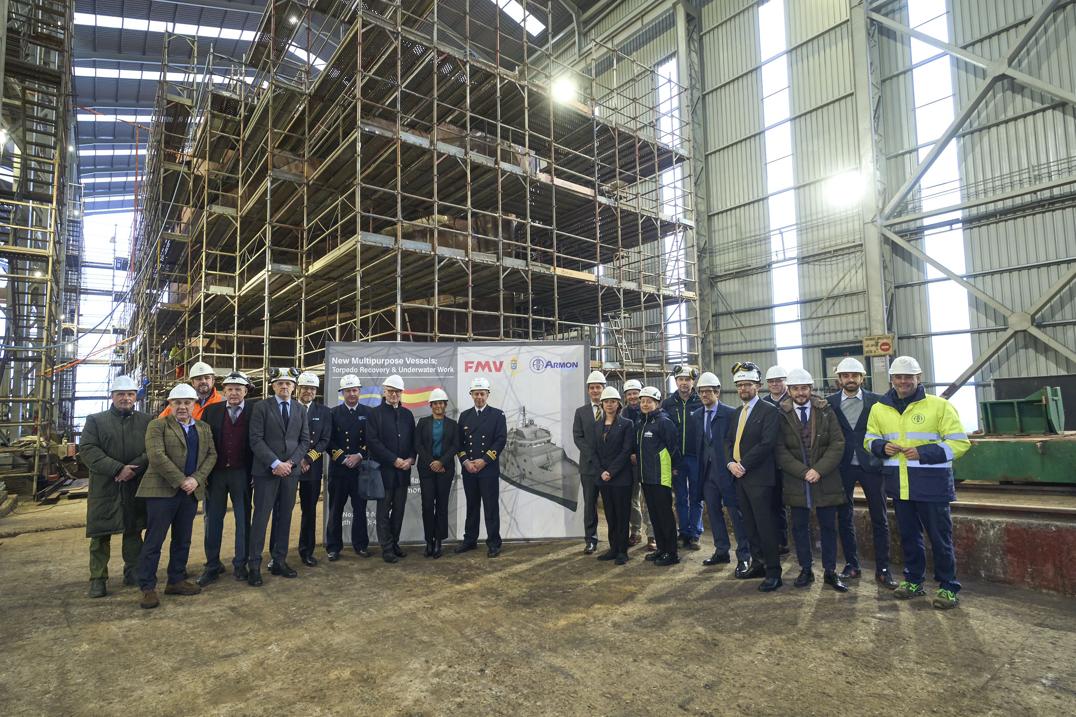 Gruppfoto med FMV, Försvarsmakten och Armon. Foto: Astilleros Armon