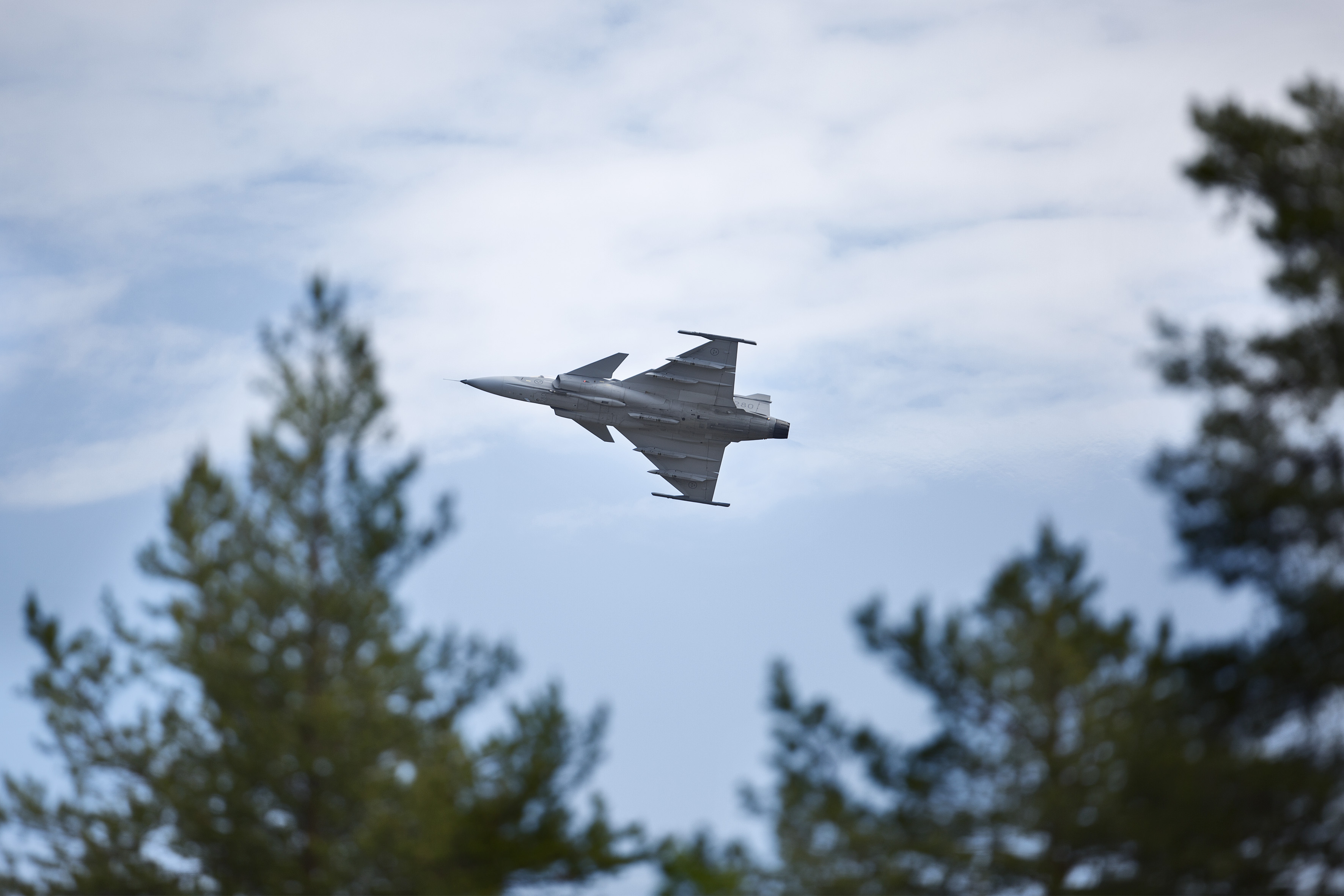 Gripen övar uppvisningsflyg vid FMV:s provplats i Vidsel. Foto: FMV/Tina Skiöld