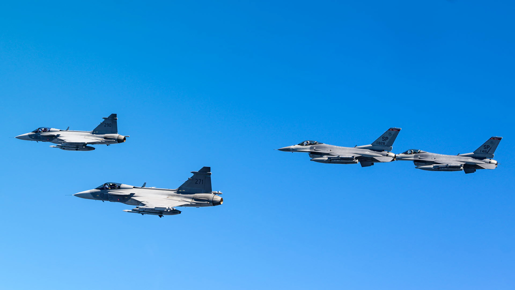 ACE21 Gripen och F 16