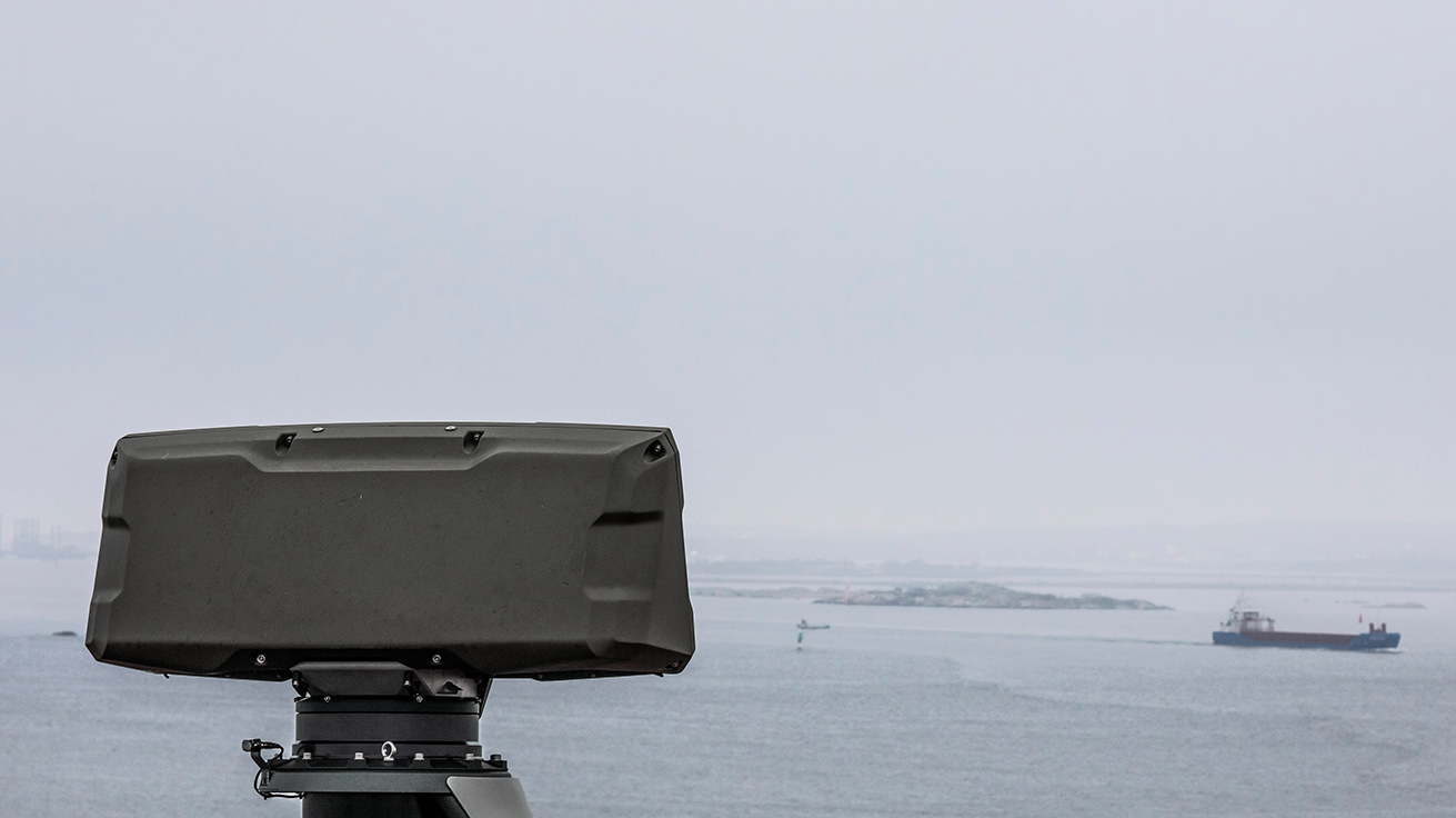 Sea Giraffe 1X är en radar med förmåga att samtidigt genomföra luftspaning, ytspaning och drönardetektion. Foto: Saab