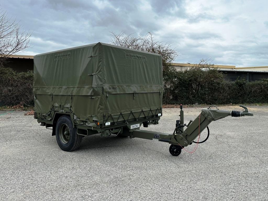 Kokkärra 24 har en tjänstevikt på cirka 2500 kilo och kan dras både med vanlig dragkrok eller dragögla för lastbil. Foto: FMV