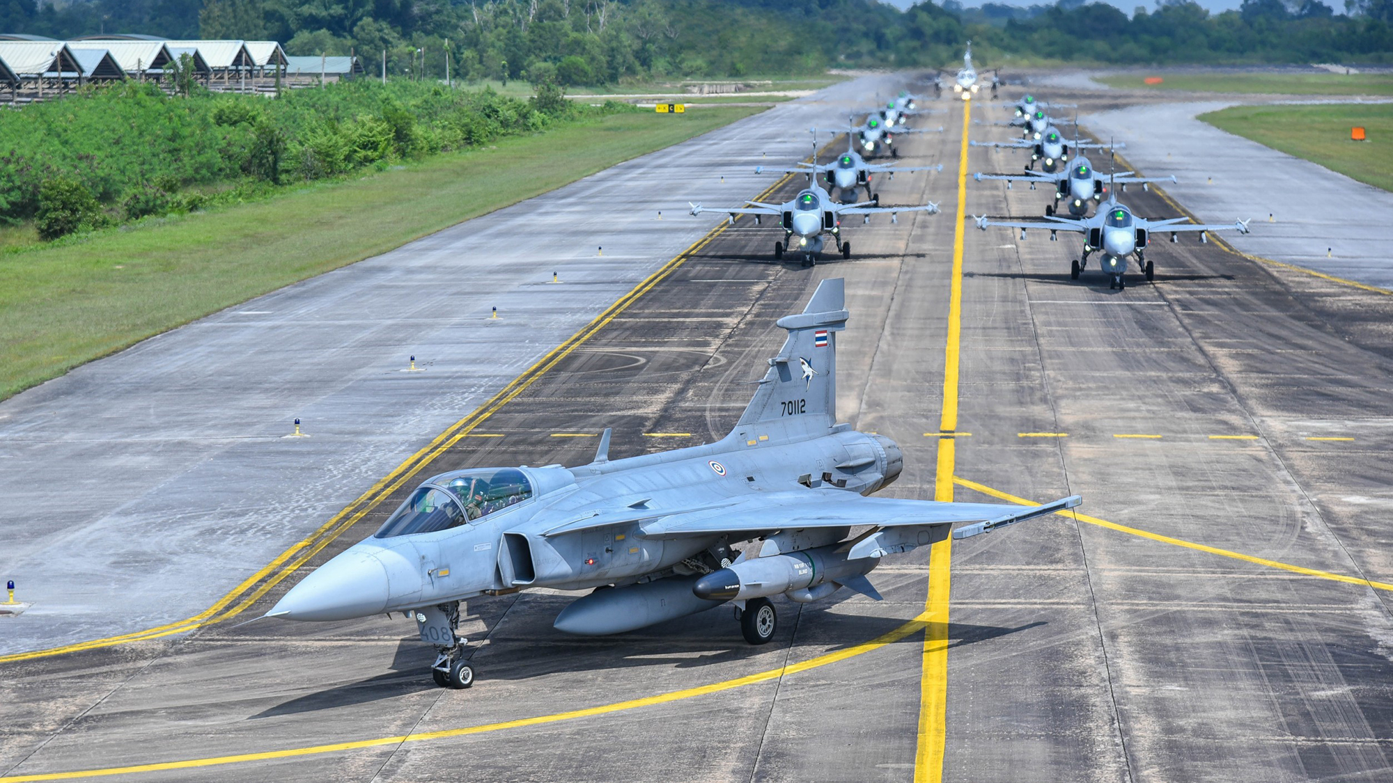 Med en formationsflygning visade det thailändska flygvapnet sin uppskattning för hur supporten till Gripensystemet i Thailand fungerar.