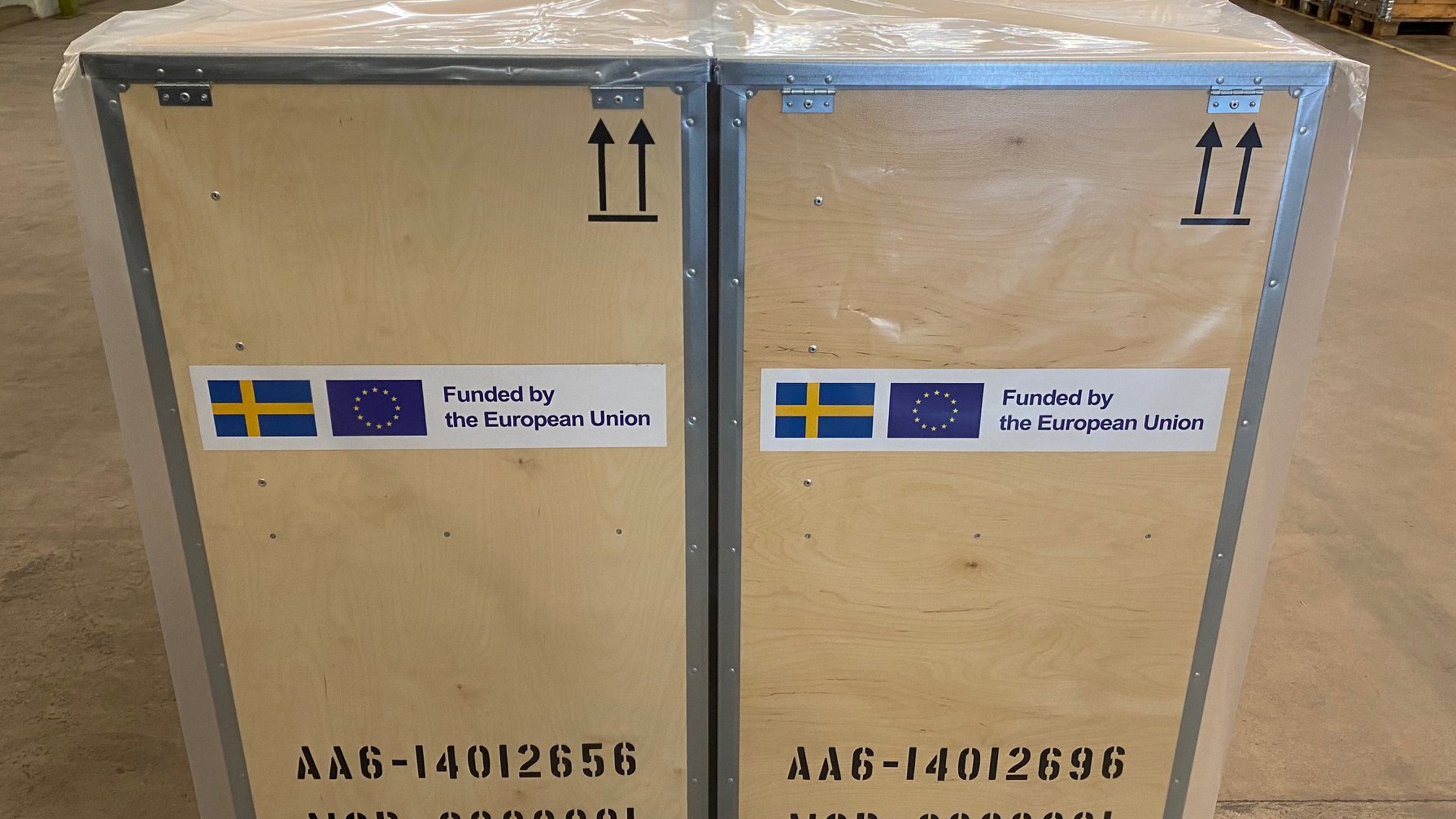Två lådor från EU-lagret