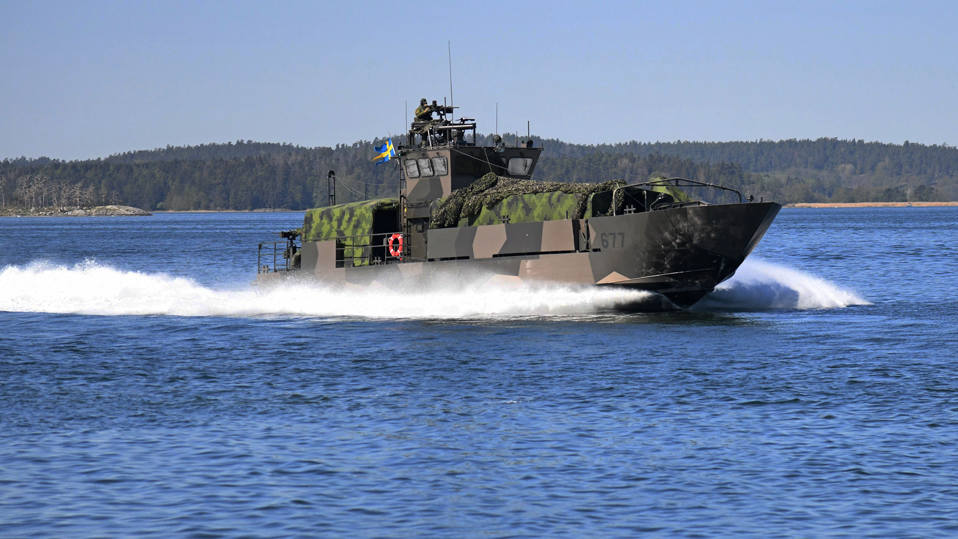 Provtur med  en modifierad lätt trossbåt. Foto: Försvarsmakten