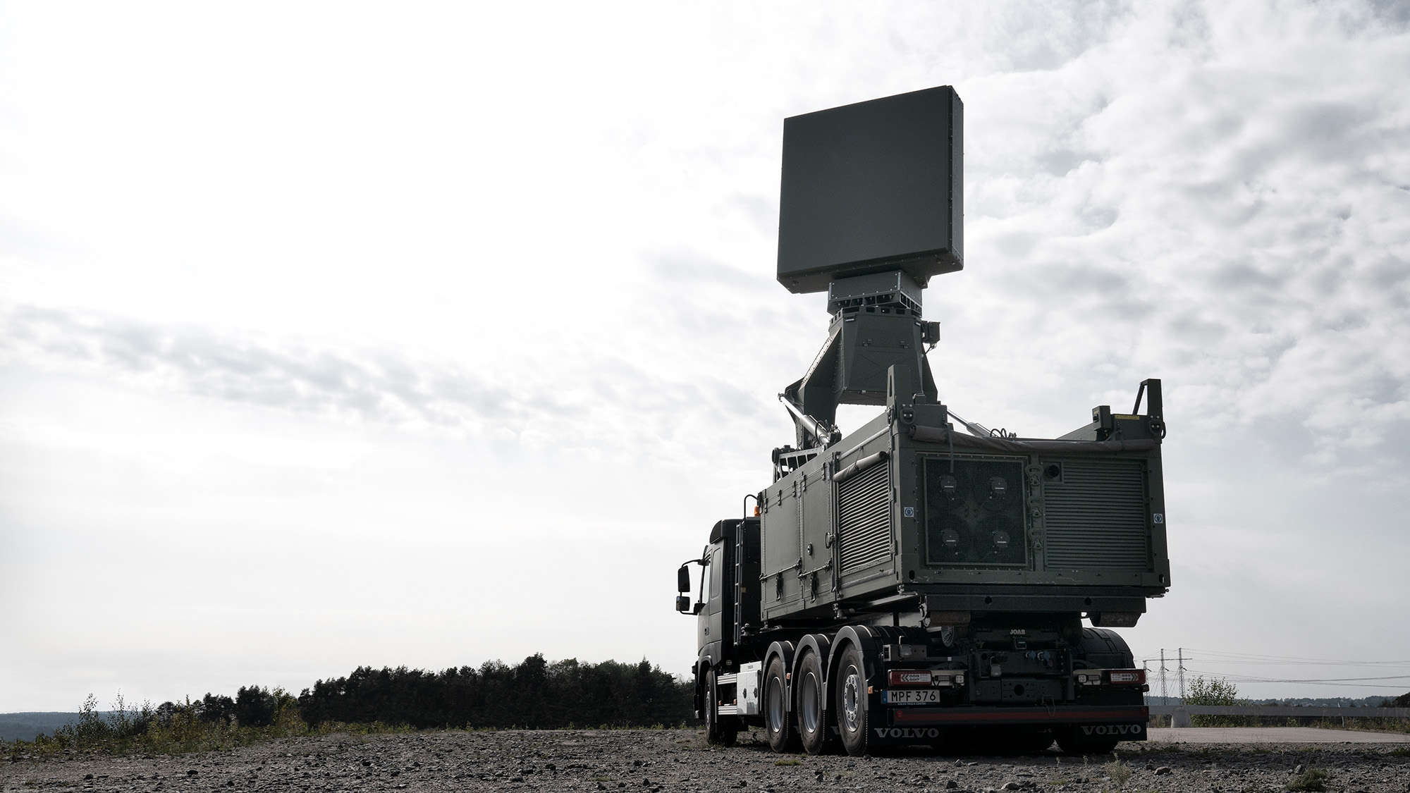 Radarsystemet Giraffe 4A står uppställt på en lastbil. 