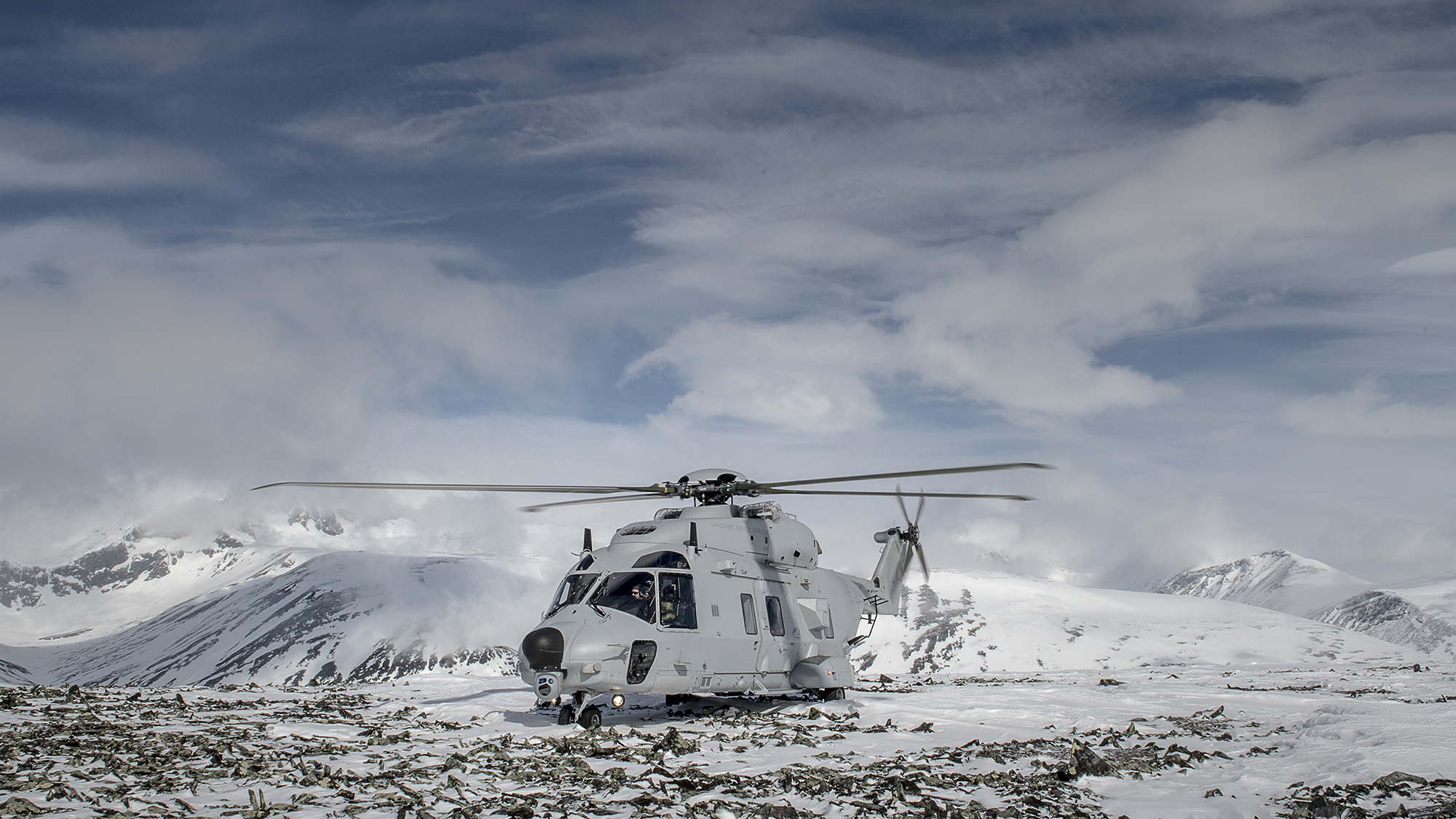 Helikopter 14 vid övning i fjällen