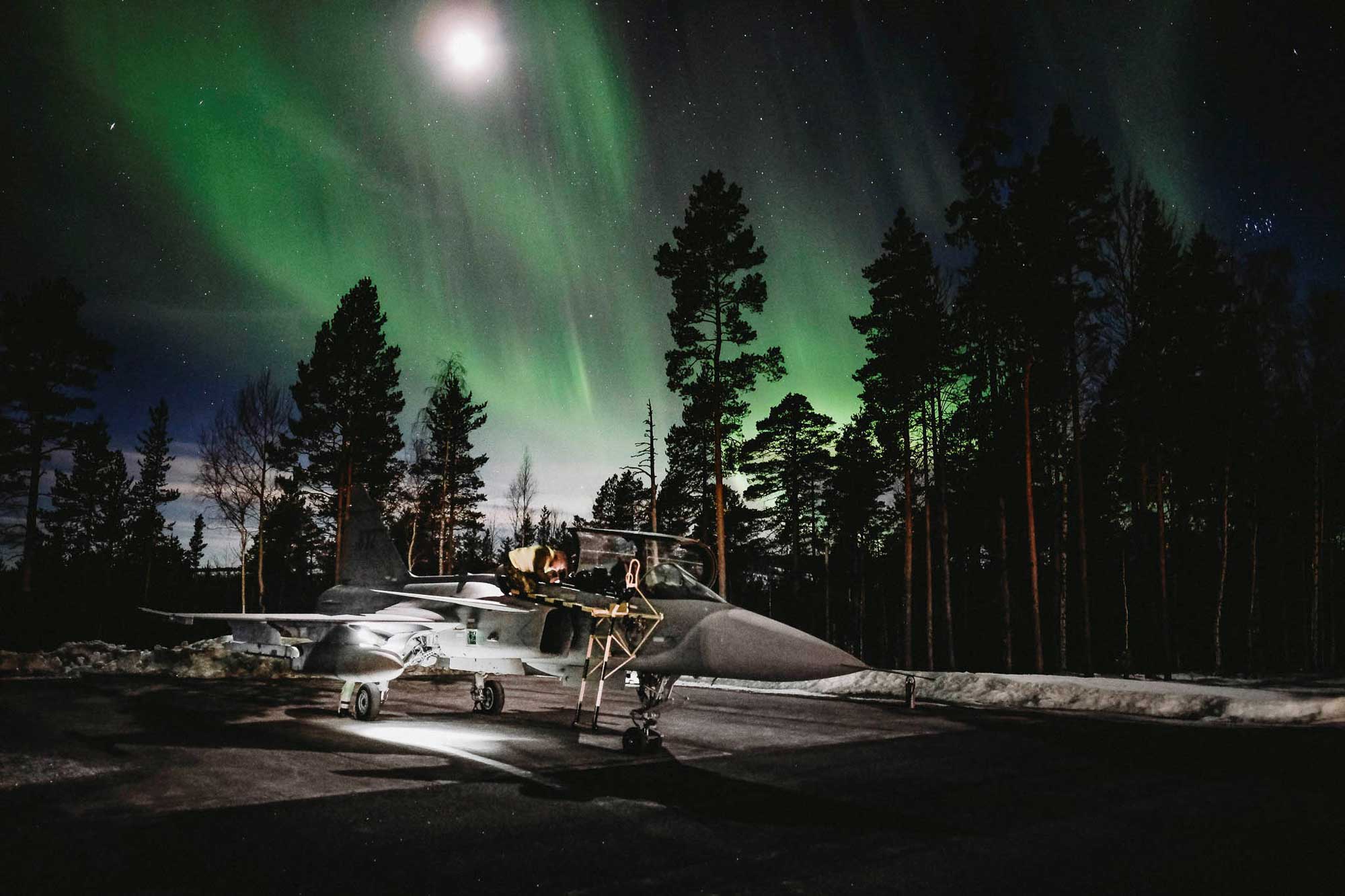 Norrsken över Gripen i Vidsel